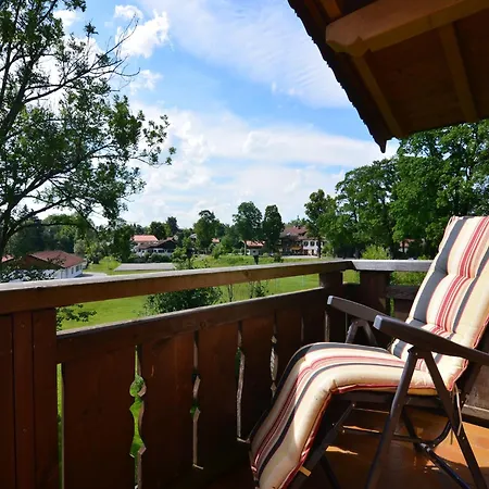 Appealing In With Balcony