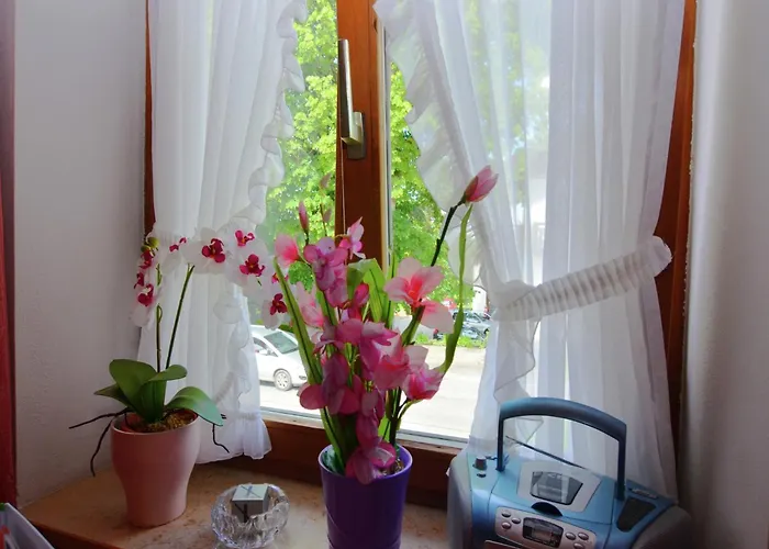 Appealing In With Balcony Apartment *